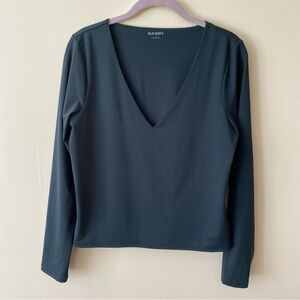 Set of 2 Old Navy Women's Long Sleeve V-Neck Tops, L, 1 Black and 1 Hunter Green